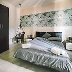 Lovely Home In Comiso