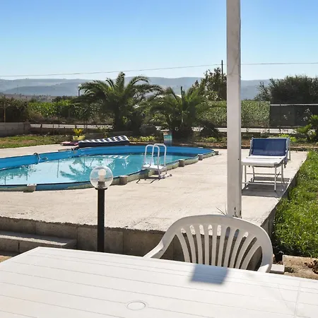 Lovely In With Kitchen Holiday home